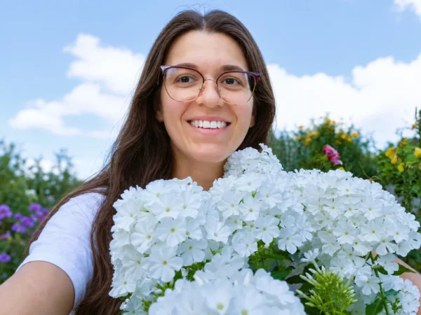 Iris Sylv - white flowers
